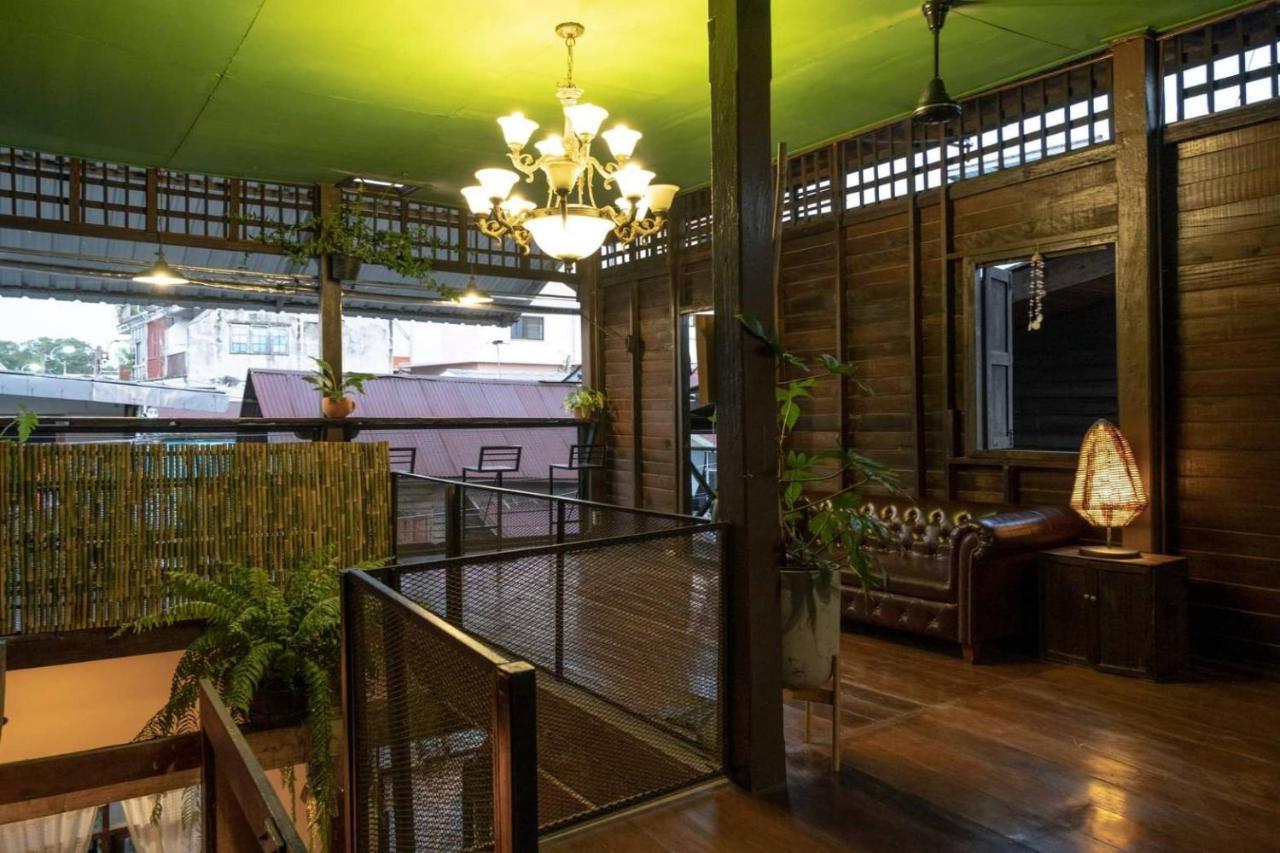 Non House Bangkok บ้านนอนโฮสเทล Exterior foto