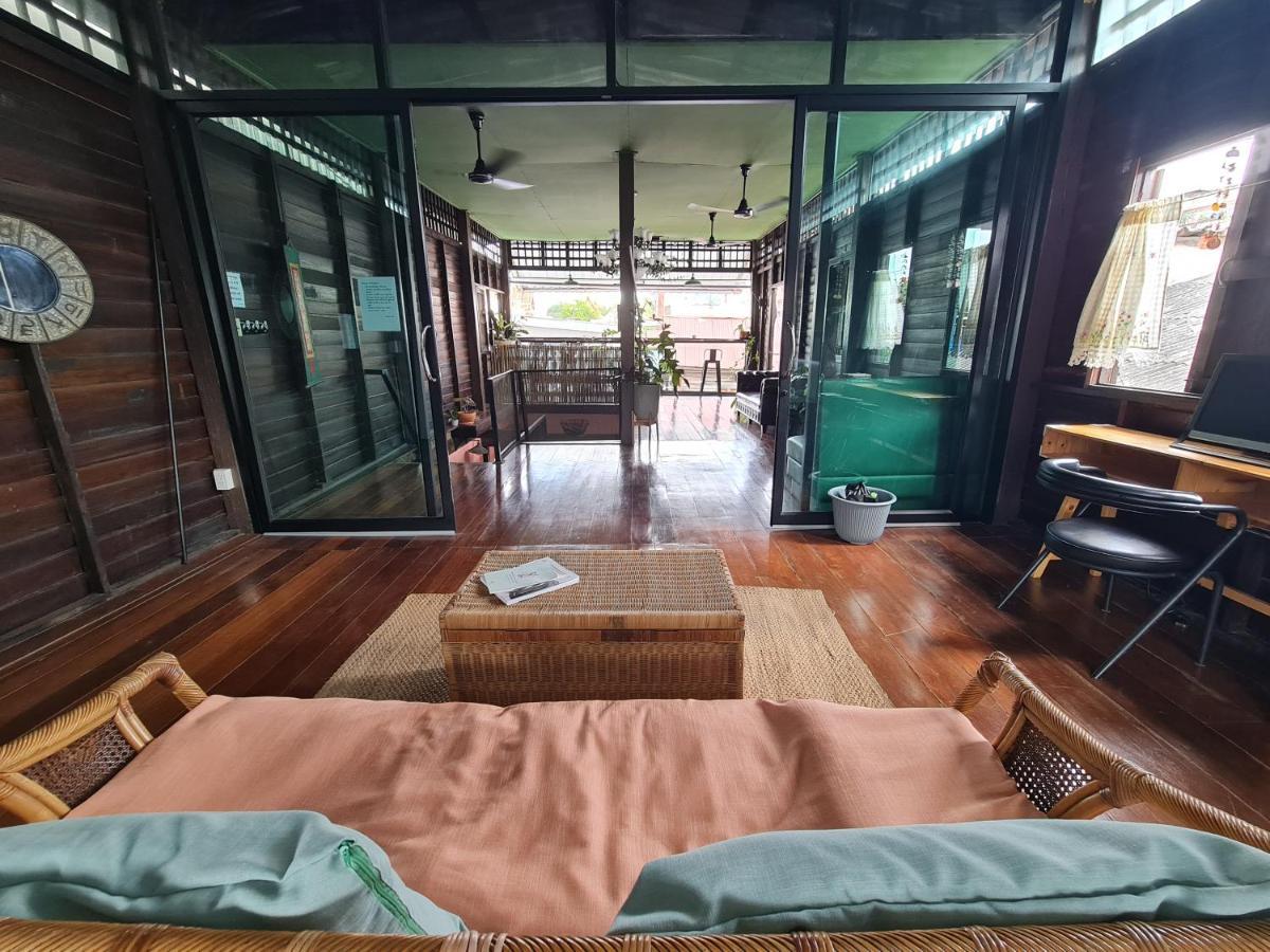 Non House Bangkok บ้านนอนโฮสเทล Exterior foto